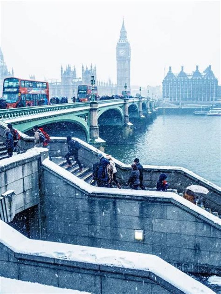 BBC Weather London experts forecast 5 hours of snow to hit the city