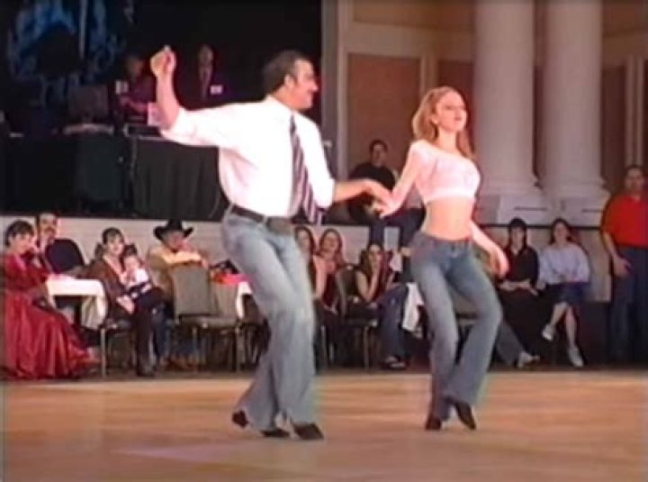 Couple dance to 'Honky Tonk Women' and their chemistry is absolute perfection