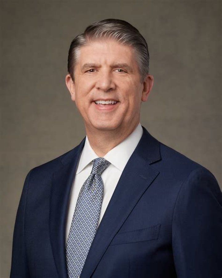 Elder Matthew S. Holland calls Mike Leach a ‘man of faith’