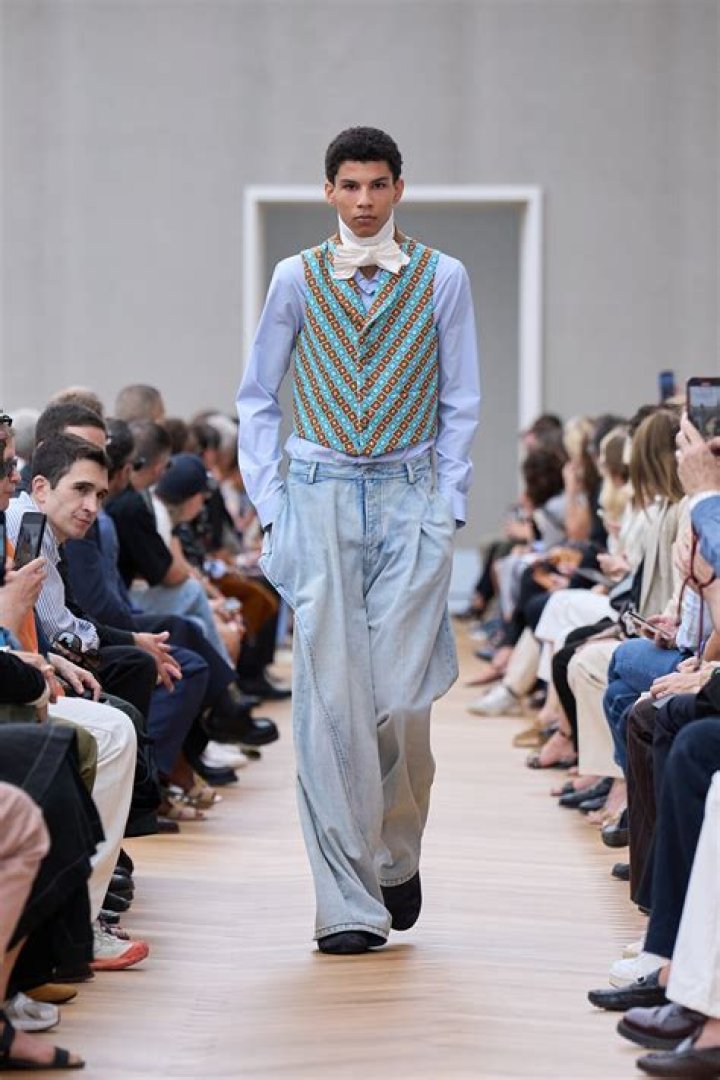 JW Anderson’s Frog Mules Take Over Milan Fashion Week