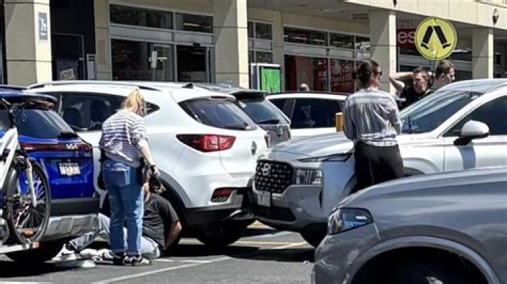 Man wanted after brandishing weapon during Palmerston North Cash Converters robbery