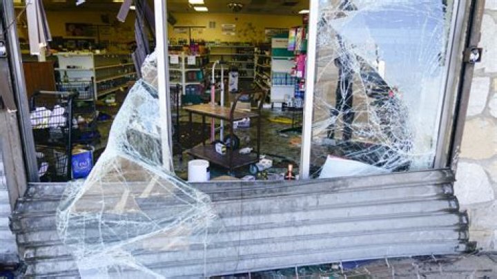 Philadelphia looting: Over 50 arrested after mobs ransacked several stores
