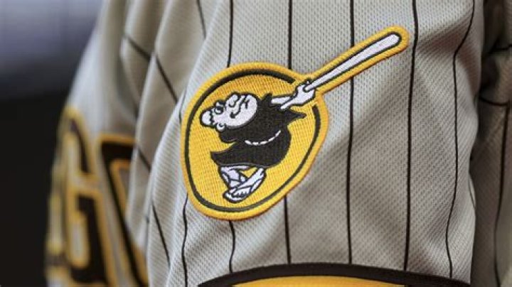 Woo-Suk Go and San Diego Padres agree to $4.5 million, 2-year deal